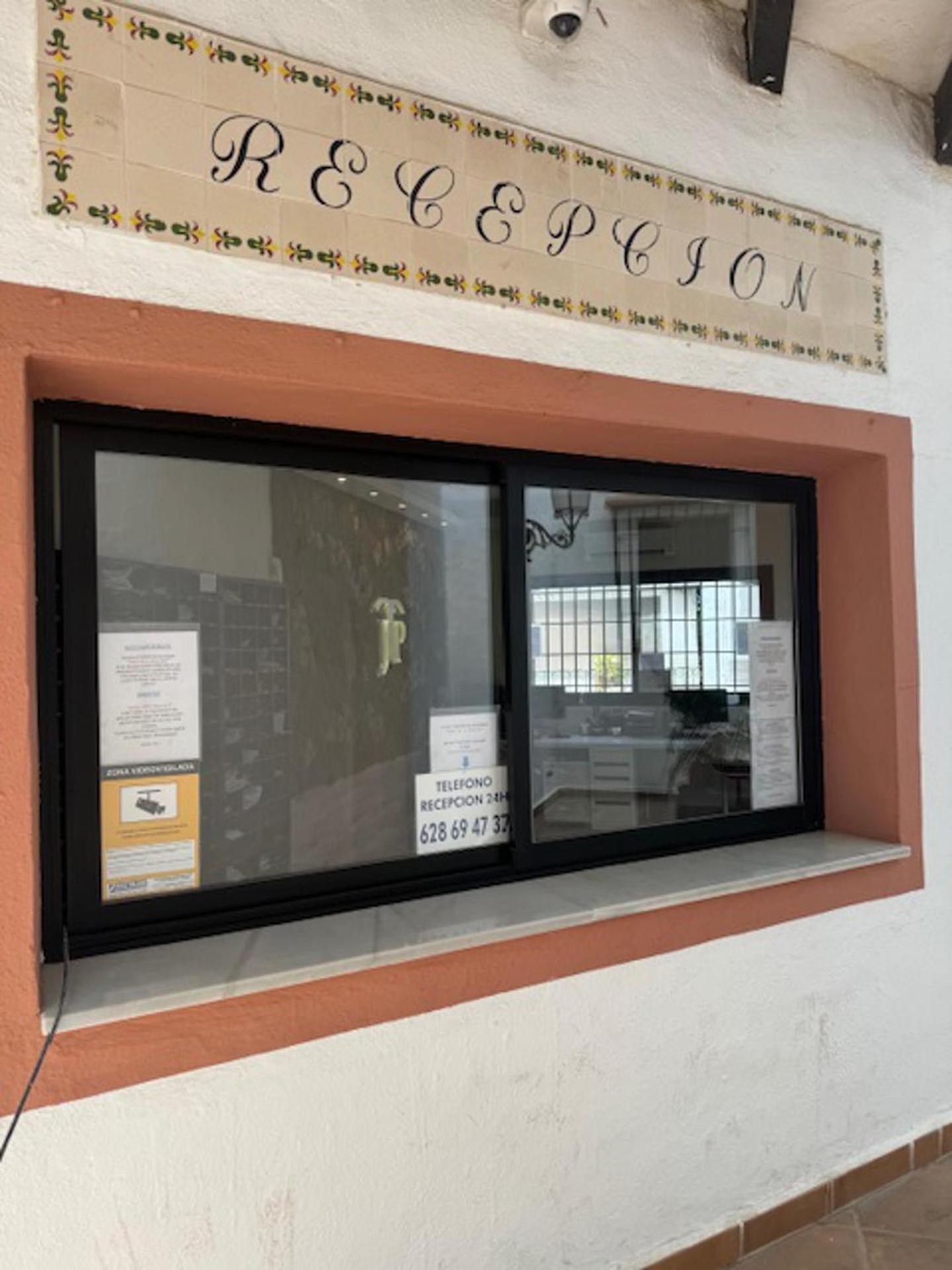 Luxurious Apartment In Puerto Banus マルベーリャ エクステリア 写真
